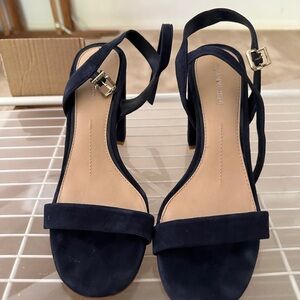 Navy heels